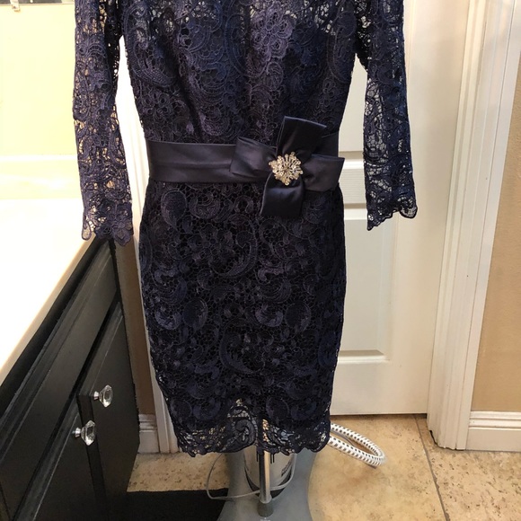 Royal blue lace dress - Picture 2 of 4